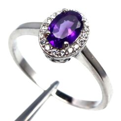 Pierścionek z ametystem i cyrkonami