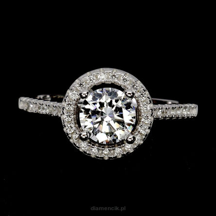 Pierścionek z cyrkoniami