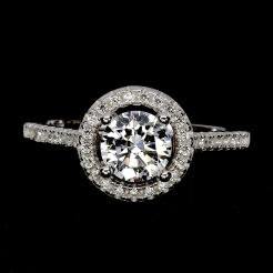 Pierścionek z cyrkoniami