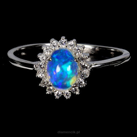 Pierścionek z opalem i cyrkoniami