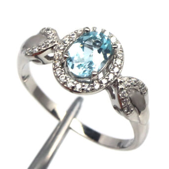 Pierścionek z topazem i cyrkonami
