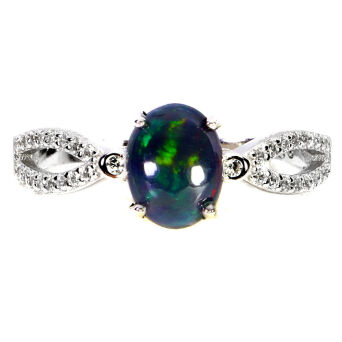 Pierścionek z czarnym opalem i cyrkoniami