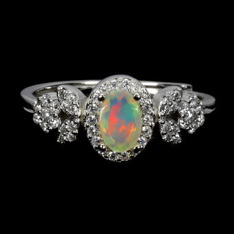 Pierścionek z opalem i cyrkoniami