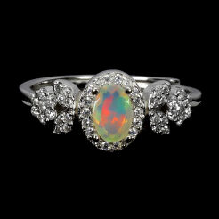 Pierścionek z opalem i cyrkoniami