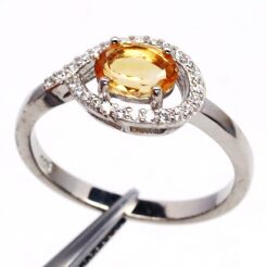 Pierścionek z cytrynem i cyrkonami