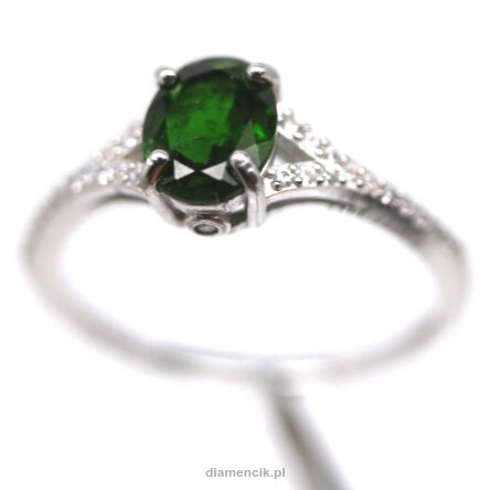 Pierścionek z diopsydem i cyrkoniami