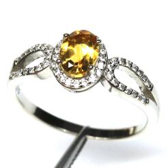 Pierścionek z cytrynem i cyrkonami