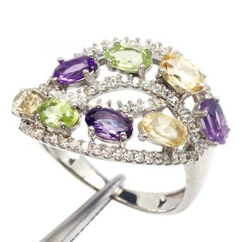 Pierścionek z naturalnymi kamieniami