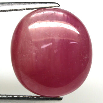 Rubin kaboszon owal 13,5x13 mm